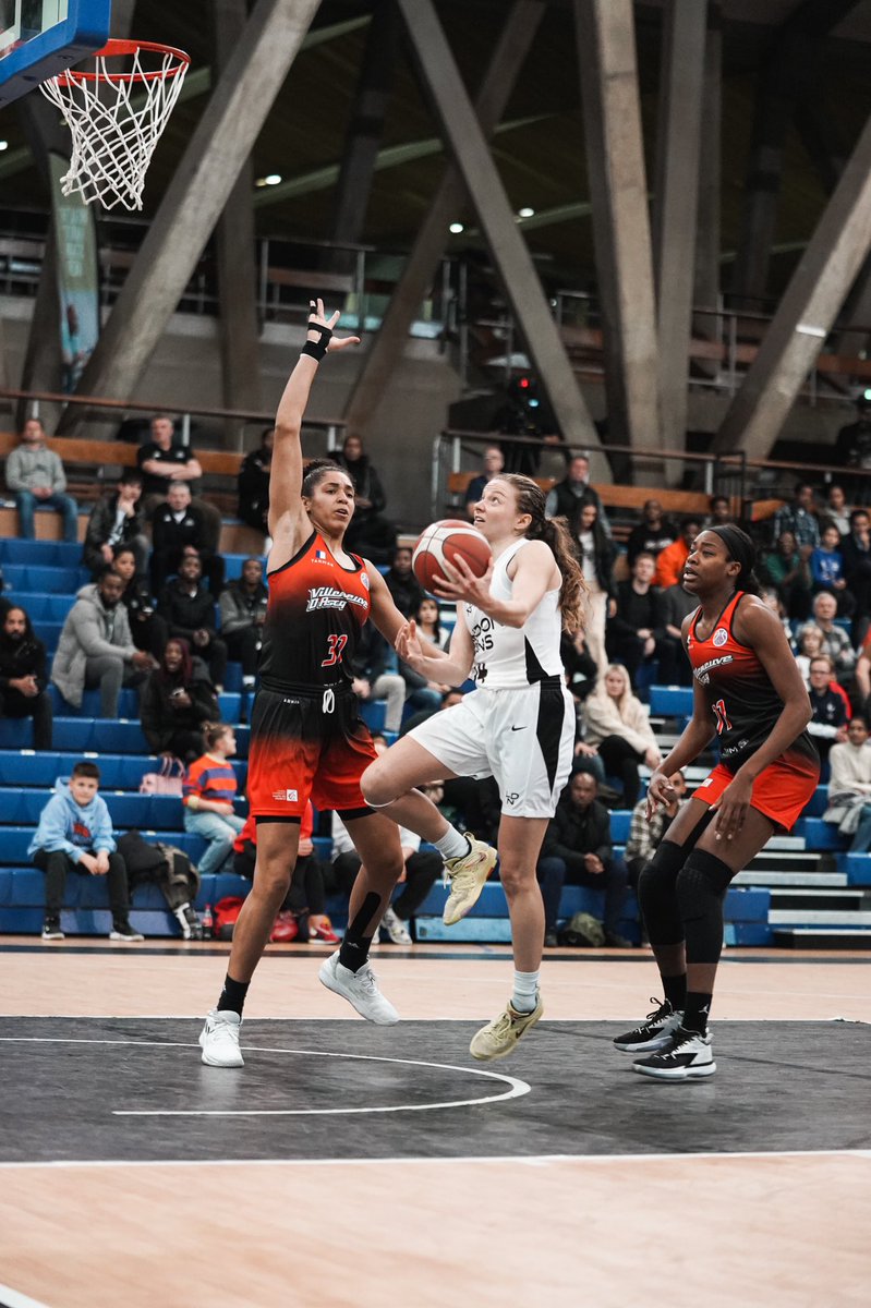 SprLeagueBballW's tweet photo. A BIG WIN for @londonlionsw - beating @ESBVALM 67-60 🔥 

Lions are now 3-1 in #EuroCupWomen 💪 https://t.co/p7hQEGKYxa