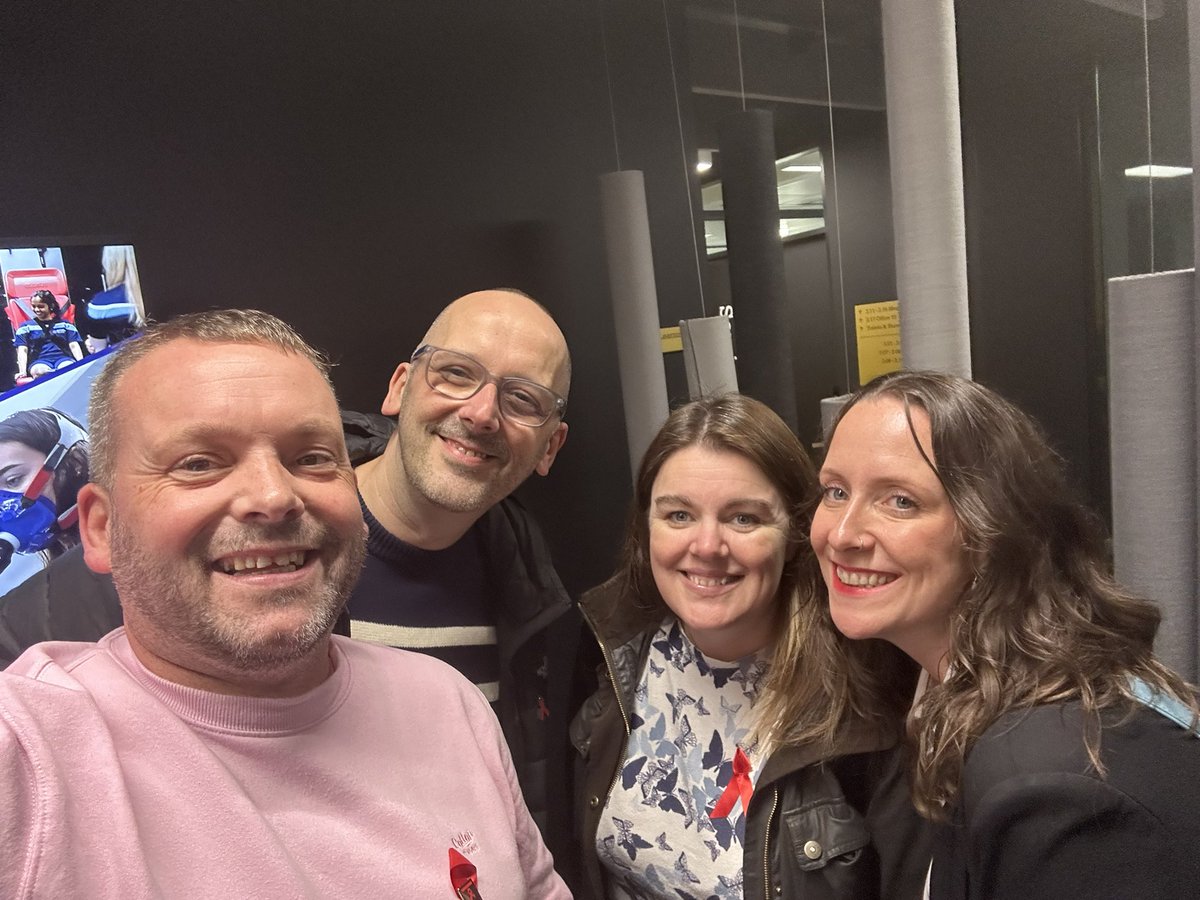 Darren Knight tweet media