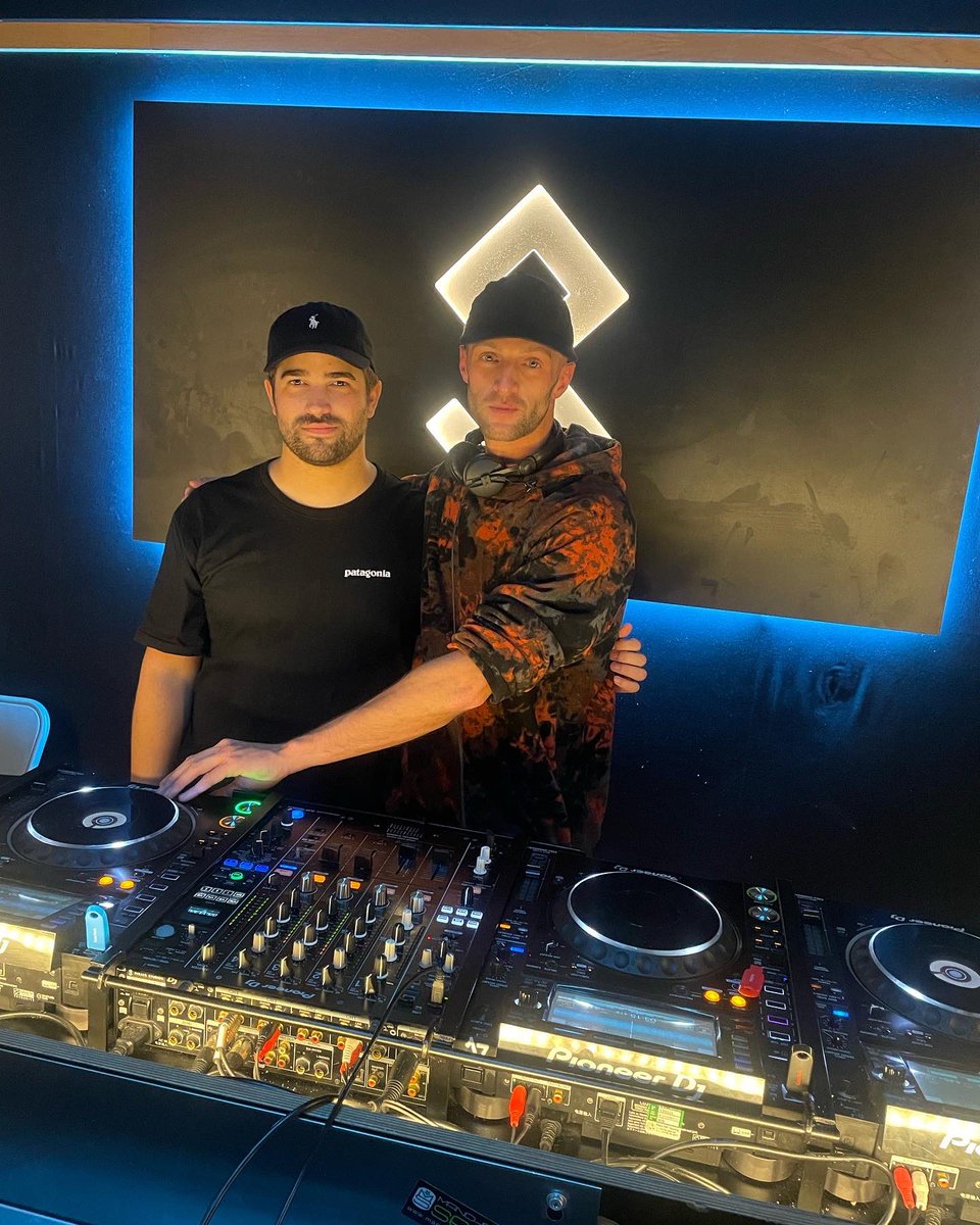 We’re going LIVE NOW!!!!

Inertia UK &amp; Westscott bringing you house vibes for the next few hours!!

twitch.tv/mcrcollectiveuk