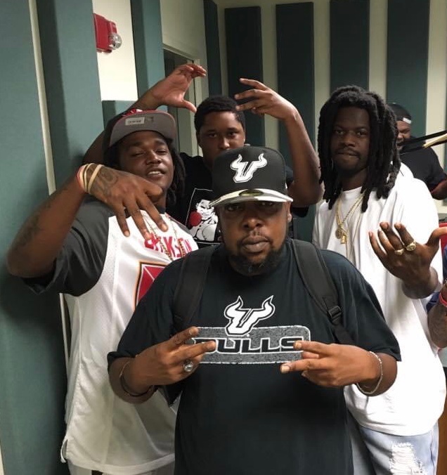 mackmenent's tweet photo. The time when #941 reppin In Tampa w/ Athletic Halloffamer 🏀@CoachTGrace to Award winning Dj @djbigdawg941
&amp; artist @geno_mays X @SlimFigga X #PeezyP w/ @slickworthi on #UsFBullsRadio X @PirateRadioINV X @Bullseye_Live X @mackmenent X @DreamBigDjs Love seeing my #Team 👉🏾✨GLOW! https://t.co/vIpjtwVk6n