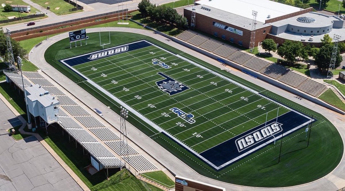 Tochinnoruka's tweet photo. After a great conversation with @Coach_KWhite I am blessed and grateful to receive an offer to SouthWestern Oklahoma State University. @Coach_Ohout @rbeezy_3 @BaizCoach @JUCOFFrenzy https://t.co/WXcVKhLsXp