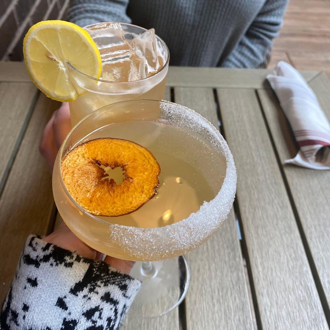 Willie_Gs's tweet photo. Sip your way through happy hour with one of signature cocktails. 🍸 https://t.co/TIMqlcQYYr