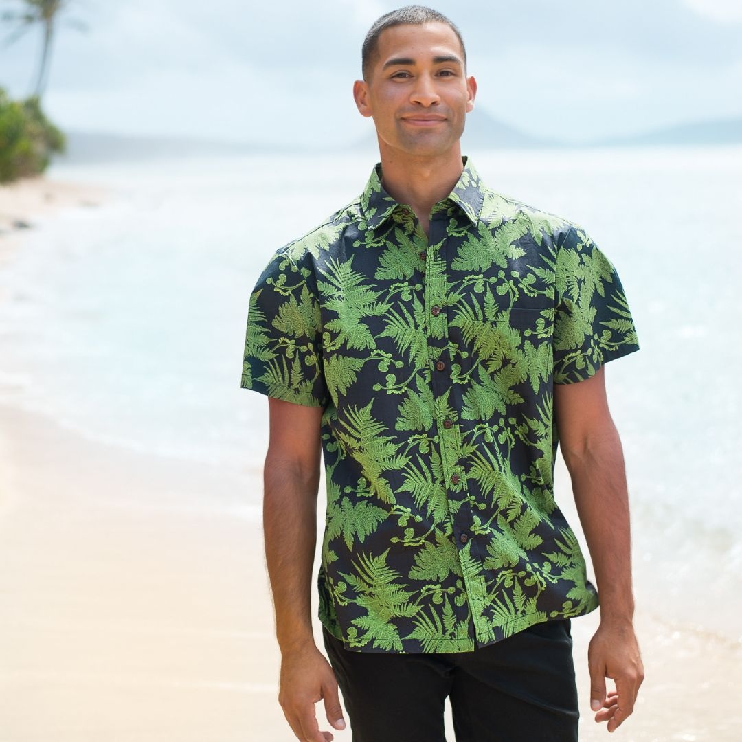 themakeke's tweet photo. MADE IN HAWAIʻI
Hawaiʻi designer, @DavidShepardHawaii, highlights native Hawaiian plants through his original hand-drawn designs. 

Shop David Shepard online at https://t.co/DLpGI208r1 https://t.co/PC6ps8hhFh