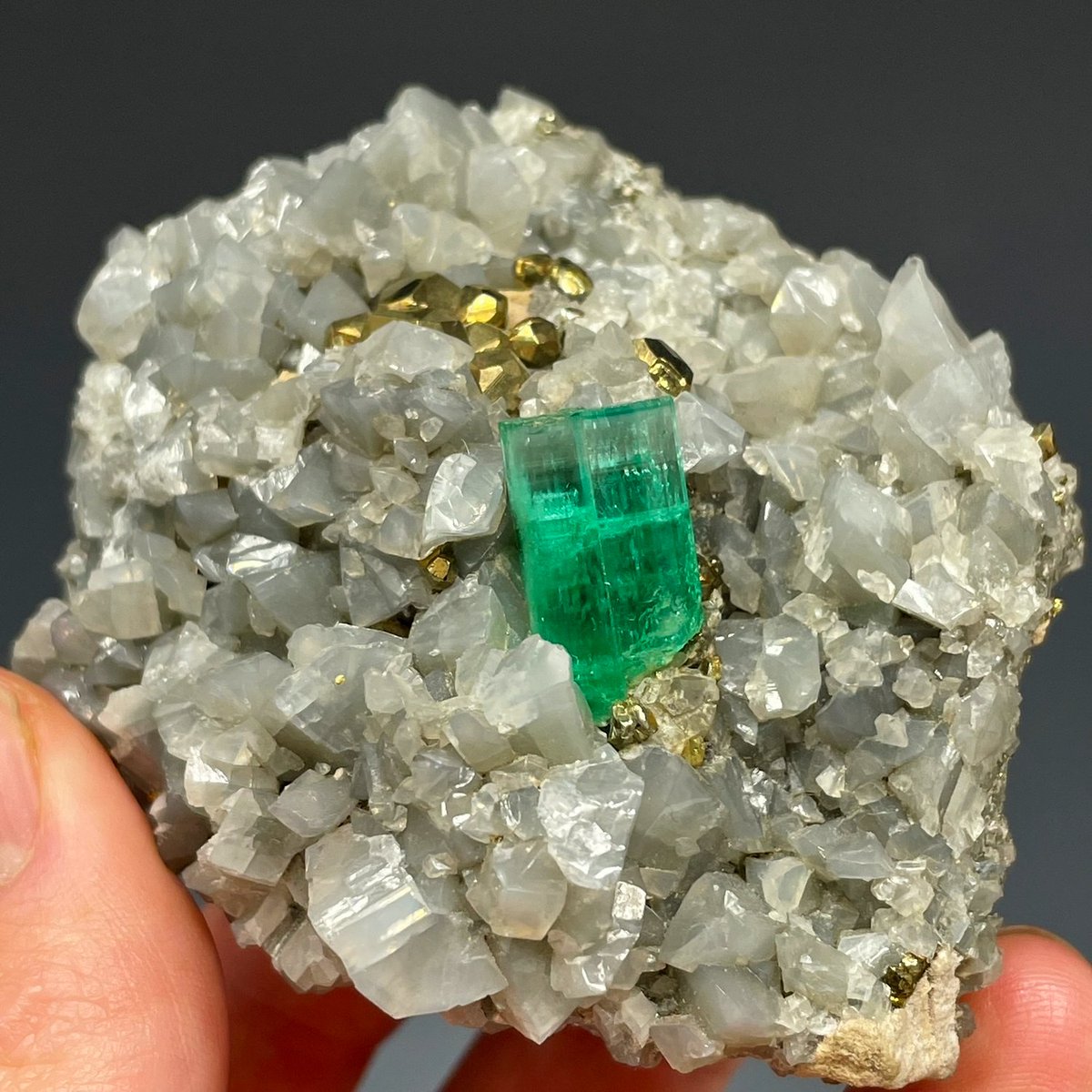 GeologyTime's tweet image. Gorgeous Emerald crystal on Calcite With Pyrite crystals, from Coscuez Mine, Muzo Municipality, Boyacá Department, Colombia

Photo: Danzrockshop 

#minerals #crystals