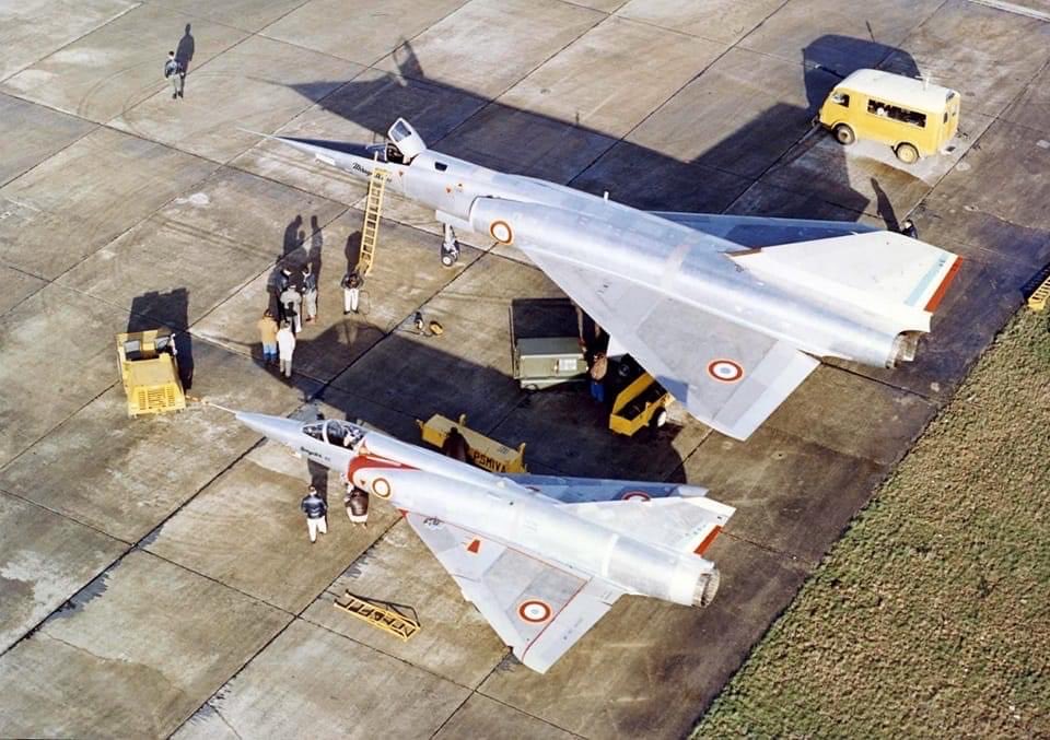 CcibChris's tweet photo. Thanks Marcel. Prototypes of Mirage III and Mirage IV aircraft (Circa 1963). Almost identical in appearance, the Mirage IV was essentially a new aircraft, featuring a new structure, layout and numerous other modifications, roughly three times the weight of the compact Mirage III. https://t.co/sUeWZ0zlqB