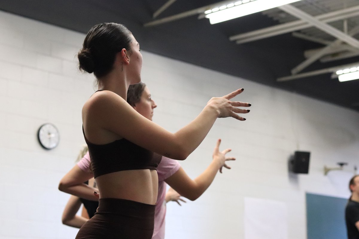 SCC_Arts's tweet photo. Here’s a sneak peak of what’s to come for our upcoming Christmas performance, Season’s Greetings! 

Performances are running December 9 - 17 at the Chrysler Theatre. Be sure to get your tickets early!

 @CBCWindsor @am800cklw @CTVWindsor 

#musictheatre #stclaircollege https://t.co/MsuvxMrG7U
