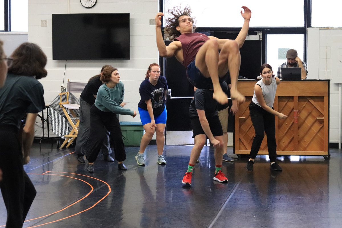 SCC_Arts's tweet photo. Here’s a sneak peak of what’s to come for our upcoming Christmas performance, Season’s Greetings! 

Performances are running December 9 - 17 at the Chrysler Theatre. Be sure to get your tickets early!

 @CBCWindsor @am800cklw @CTVWindsor 

#musictheatre #stclaircollege https://t.co/MsuvxMrG7U