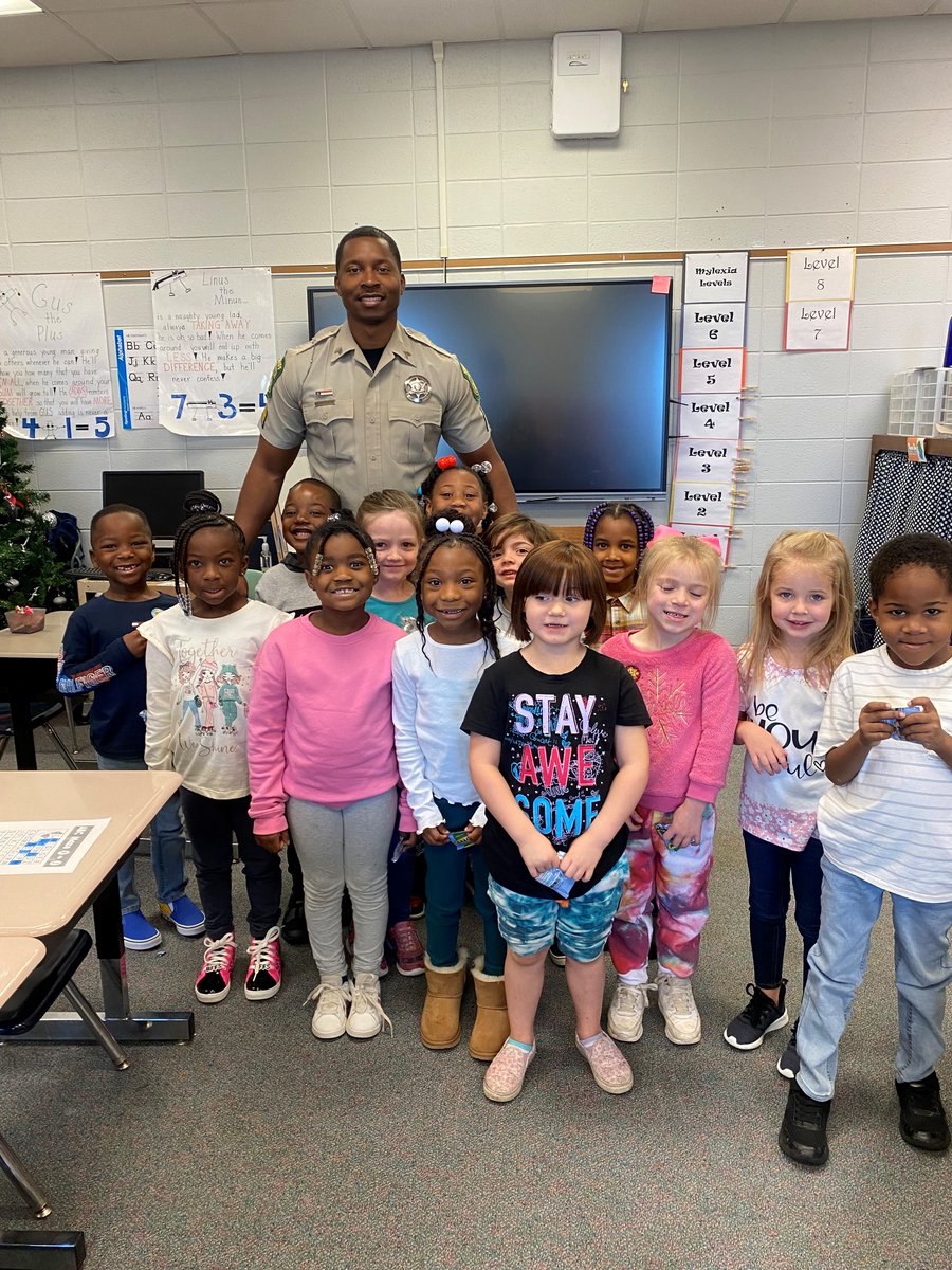 SheriffBurkeGa's tweet photo. Real Men Read Too!!! This morning BCSO had the pleasure of reading to Waynesboro Primary School. It was priceless to show the children they have men to look up to in the community. 
#BurkeCountyStrong https://t.co/Y3PuOBocYS
