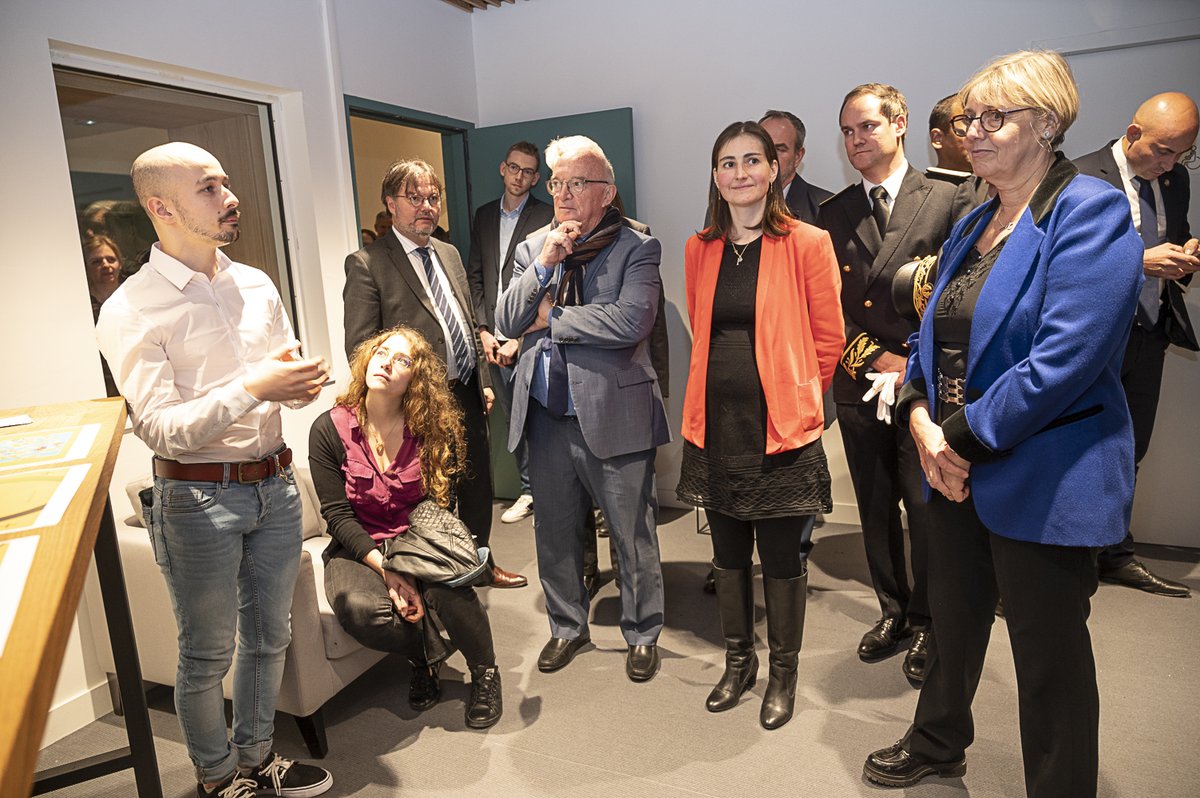 En fin d'après-midi, c’est la ministre de l’Enseignement supérieur et de la Recherche qui est venue à La <a href="/LaTurbine_CP/">LaTurbineCergyPontoise</a>. Accueillie par Gilles Le Cam et Thibault Humbert, Sylvie Retailleau a rencontré des étudiants d'<a href="/UniversiteCergy/">CY Cergy Paris Université</a> porteurs de projets au sein de l’incubateur.