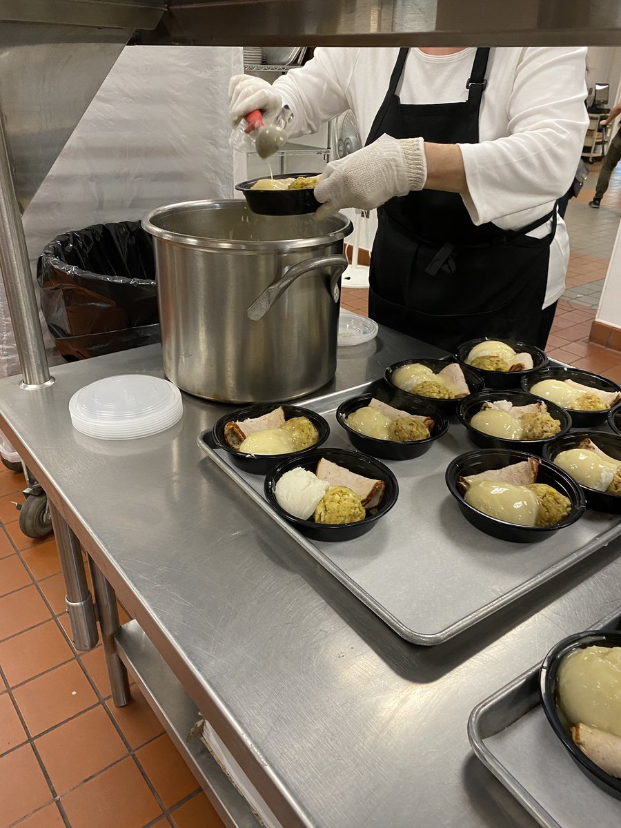 CafeLA_lausd's tweet photo. Today is Jennie-O Thanksgiving Turkey day all across LAUSD schools. NAE Turkey to be exact. No Antibiotics Ever for the first time in any school district in the nation.  Happy Thanksgiving everyone, enjoy your Cafe LA Holiday Meal. #studentapproved4LAkids https://t.co/LKqHsucKYM