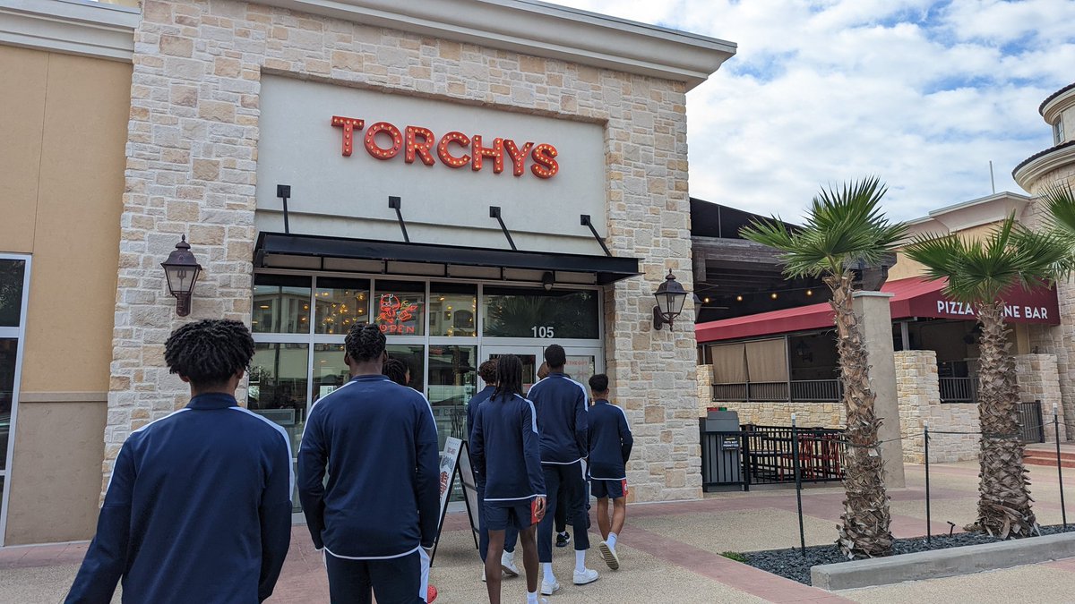 NICHBasketball's tweet photo. Good win to start the Tournament. Now we eat. 
#DTC https://t.co/h7rGembyjO