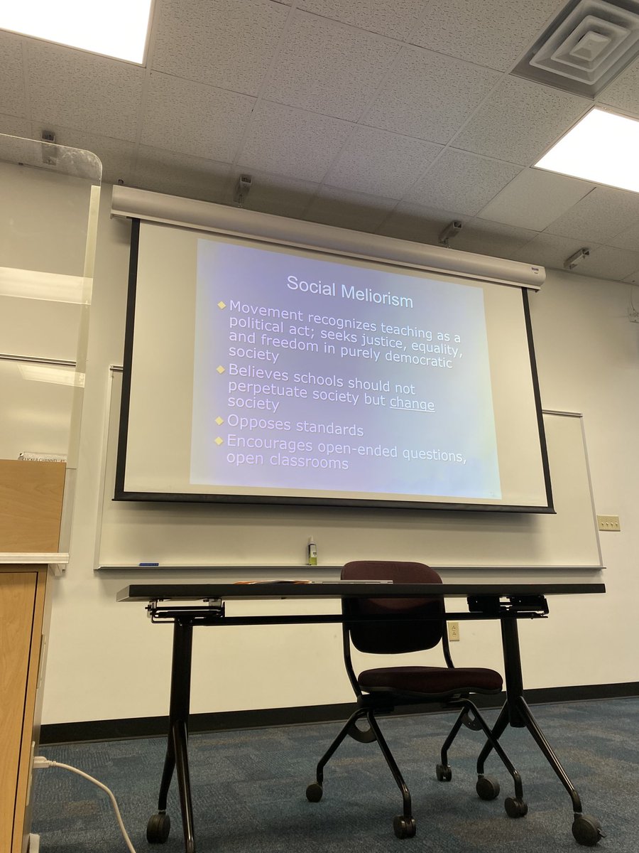 MeganForloines's tweet photo. Today in class we dove a little deeper into the alternative paradigms for a history of american curriculum by splitting up into groups and discussing in the small groups. #educ200 #01fa22 https://t.co/4Bzclbde74