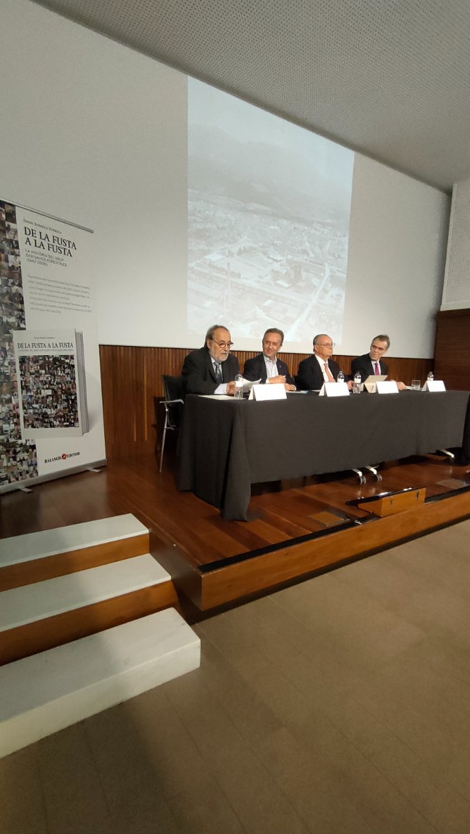 BalaschEditor's tweet photo. Avui presentem el llibre DE LA FUSTA A LA FUSTA. La història del Grup Derivados Forestales (1942-2006) d'Àngel Surroca Surroca a @economistescat
#BalachEditor #editorial #DerivadosForestales #DeLaFustaALaFusta @rbalasch https://t.co/grg9vRP0Pg