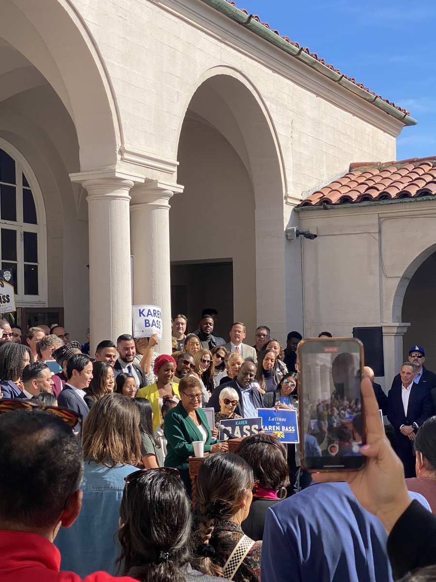 Julia Wick tweet media