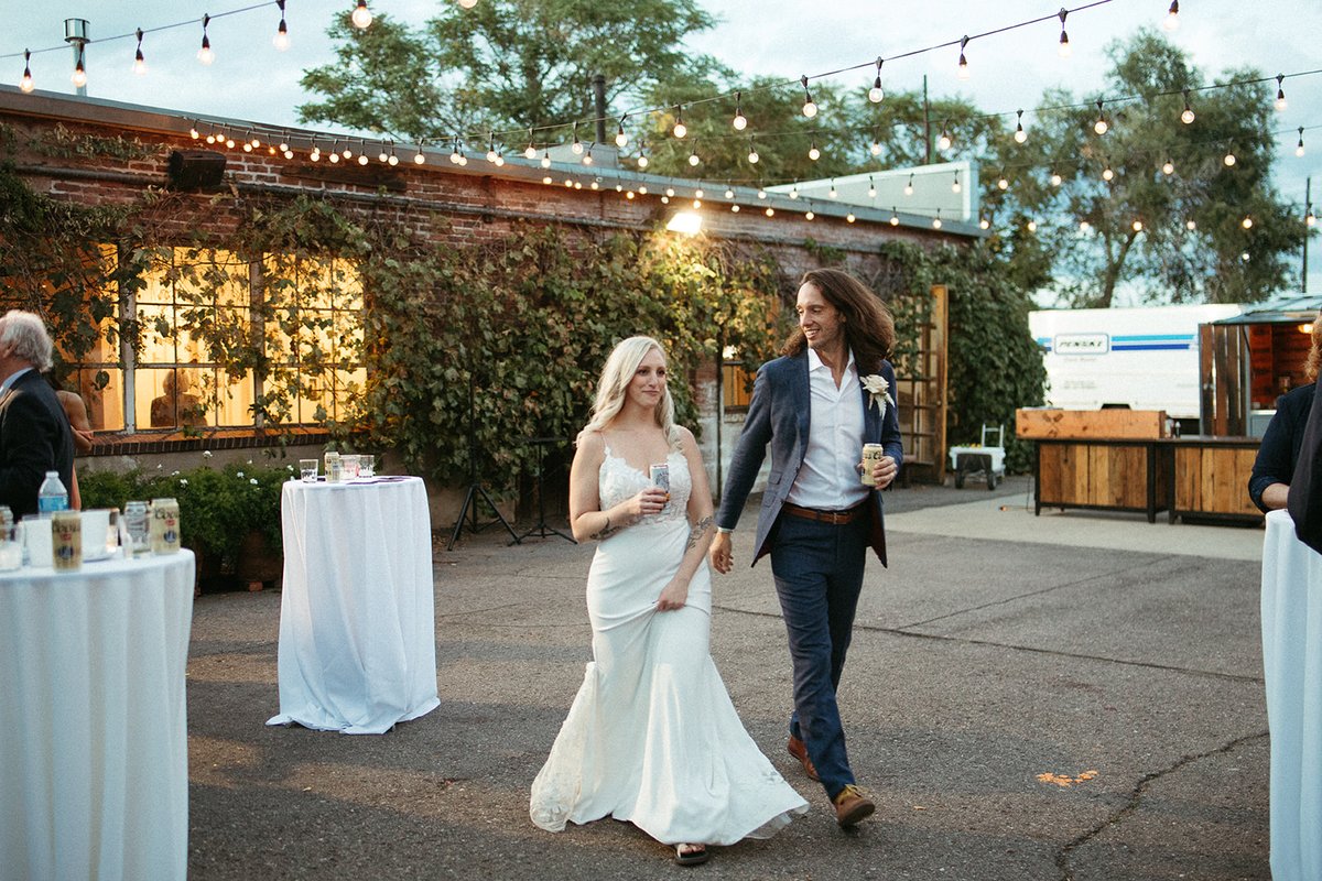 The after-ceremony glow &gt;

#cocktailhour #barcatering #denverwedding #denvercatering #weddinginspo #blancdenver