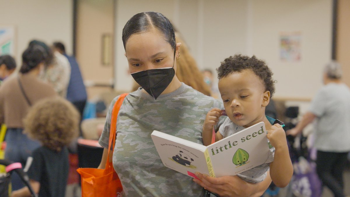 ChildrensLA's tweet photo. The Literally Healing Program @ChildrensLA celebrated Fall Children’s Book Week with some serious fun. Big thanks to @bshum79, @lil_libros, @lapubliclibrary #BarneySaltzberg and more for joining in the fun! #HowDoYouBook https://t.co/hY2MZHd7ZX