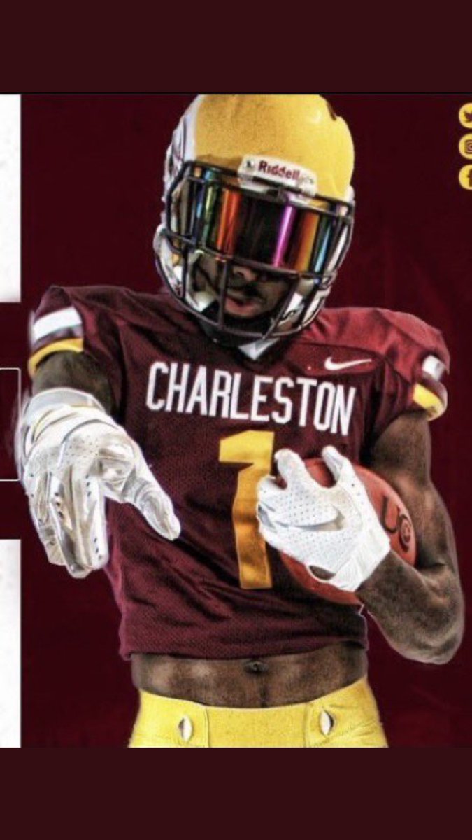 ToussantJalen's tweet photo. After a great conversation over the phone @coachtesch I am blessed to receive an offer from university of Charleston!!! @JuCoFootballACE https://t.co/7h60ybMUf6