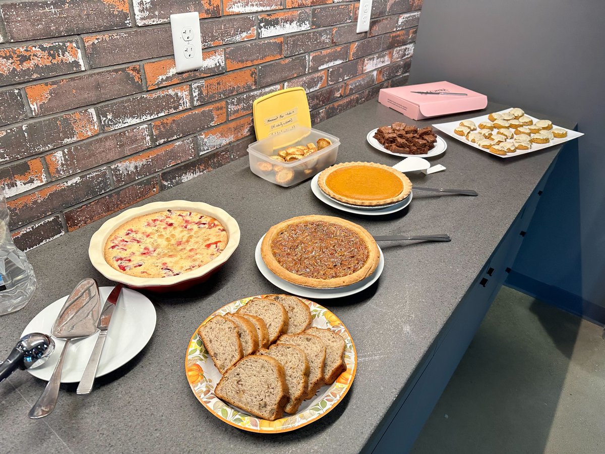 LeadingEDJE's tweet photo. EDJErs brought all the yummies... and their appetites... for #Friendsgiving at our HQ at #BridgePark in #DublinOhio on Tuesday. #BestPlacesToWork #RealFunGeeks #culturematters @dkrum62 @ekrumla @abbyaha @ben___grossman @PaintItSparkles @NedBauerle @blacksavior88 @BradDresbach https://t.co/Ra3QqMf9zP
