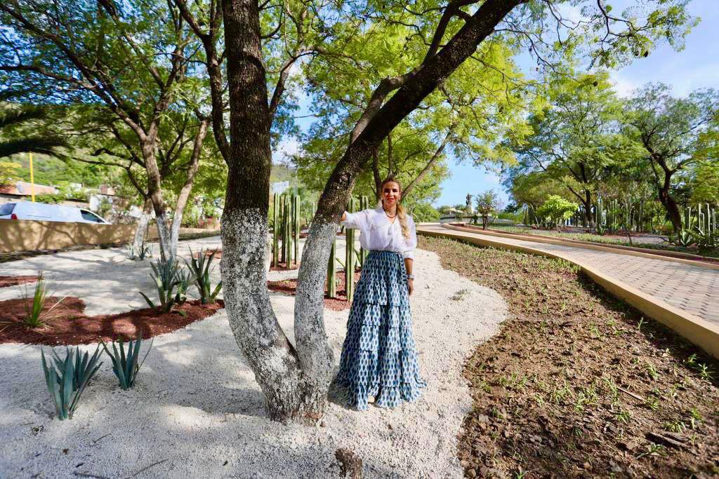 Rumbo al cierre de esta administración, me llena de orgullo inaugurar el Parque del Monumento a la Madre, una obra de restauración que embellece la ciudad y es un espacio recreativo; vengan a hacer ejercicio o pasen una tarde disfrutando los atardeceres de nuestra bella Oaxaca.