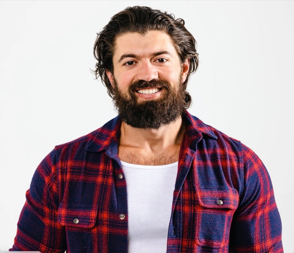 SelfTSuccess's tweet photo. Alex Hormozi reached a 9 figure Net Worth by the age of 32

He said these 3 steps will help you make 6 figures: https://t.co/A576EIJRhN