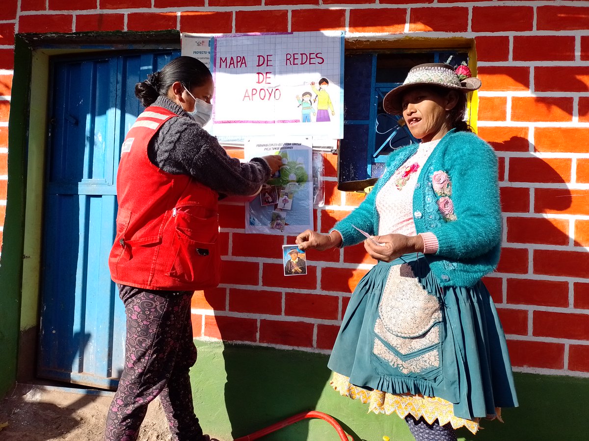 Midis_CONTIGO's tweet photo. #Huancavelica | 🏠 Llegamos el hogar de nuestra usuaria en el distrito de #Andabamba para ayudarla a identificar las instituciones públicas y privadas, dentro de su comunidad, de quienes puede apoyarse para tomar decisiones, logrando así el desarrollo de su autonomía. 💪 🇵🇪 https://t.co/sRe6zLcTt5