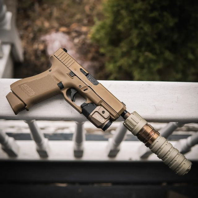 Dvor_com's tweet image. #Repost 📸 by @715_Tactical on IG:

Stay golden ⚔️
.
.
.
#glock #shootfast #shootflat #glockfanatic #glockteam #glocklovers #glocksonly #instagood #instaglock #tactician #tactical #triggerpuller #gunspictures #glocksonly #715tactical #gunsdailyusa #rangeday #glockinc