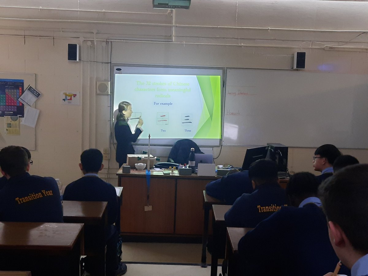 MoyleParkMFL's tweet photo. Xiè xiè to Emma Cai from our local town for running a beginner's Chinese class for us this afternoon for #ThinkLanguages organised by Ms. Quigley. Very lucky to have such generous neighbours! @langsconnect_ie #outreach https://t.co/3NXta4UkBJ