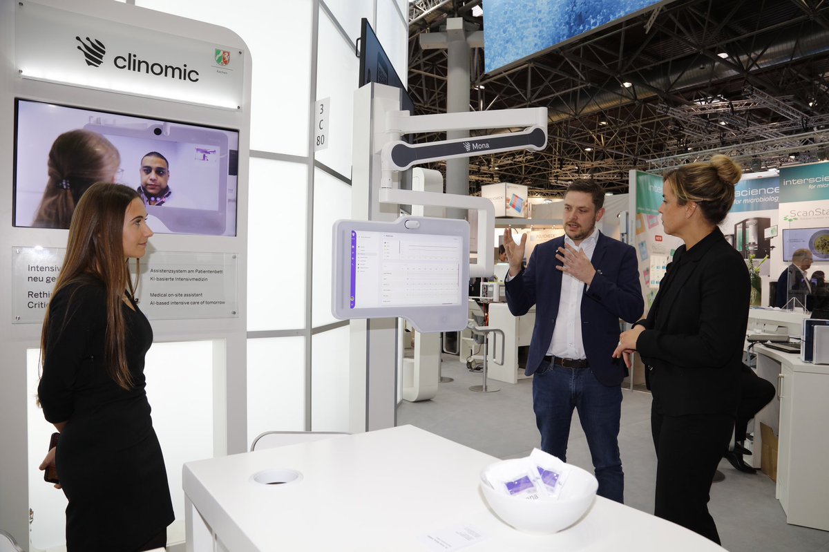 Wirtschaft.NRW (@wirtschaftnrw) on Twitter photo Spannende Projekte aus der #Medizintechnik: Am letzten Tag der #Medica2022 besucht Ministerin <a href="/Monaneubaur/">Mona Neubaur</a> einige der insgesamt 129 #NRW-AusstellerInnen auf der Leitmesse. Auf 2️⃣ Ständen stellt das Land Ideen & Lösungen #MadeinNRW ins Schaufenster. Impressionen vom Rundgang 📸👇 Spannende Projekte aus der #Medizintechnik: Am letzten Tag der #Medica2022 besucht Ministerin <a href="/Monaneubaur/">Mona Neubaur</a> einige der insgesamt 129 #NRW-AusstellerInnen auf der Leitmesse. Auf 2️⃣ Ständen stellt das Land Ideen & Lösungen #MadeinNRW ins Schaufenster. Impressionen vom Rundgang 📸👇