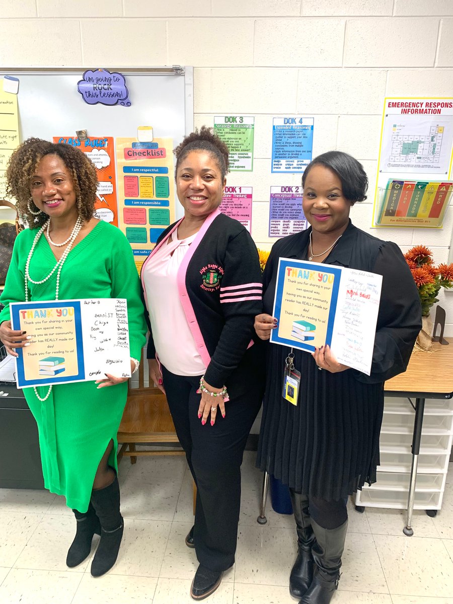 I really enjoyed being a guest reader at FH to the 5th graders for their Annual Community Readers Day! It felt good to be back at the place where I started in SD161! Thank you for the invite! <a href="/FlossmoorHills/">Flossmoor Hills</a> @MrsSchild <a href="/MrsRobertsSmith/">Mrs. Smith</a>