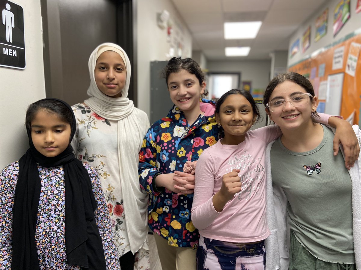 KindiAcademy's tweet photo. Favorite Color Day! Wear your favorite color for school spirit. #kindi #schoolspirit #spiritday #color #favoritecolor https://t.co/2xHd12udQp