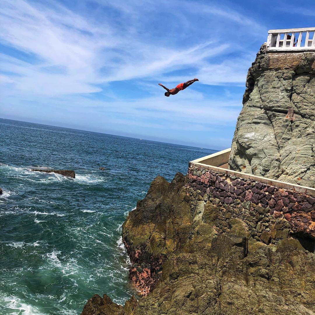 MazatlanVisit's tweet photo. Cliff Divers in Mazatlán, Mexico

How high do they jump from? 
 
Find out here:-> https://t.co/VQjo8rf5hV

#Mazatlan #Mexico #attraction #travel https://t.co/n9oUQmZTJX