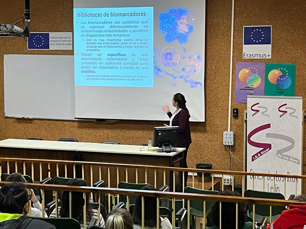 gineractualidad's tweet photo. Este jueves dentro de las actividades en la #SemanaDeLaCiencia en  @gineractualidad charla sobre “PROTEÓMICA, herramienta para mejorar nuestra salud y alimentación” a cargo de @camino_machado @foodsafety_ULE @Ictal @Unileon https://t.co/oLhnLAQ6U9