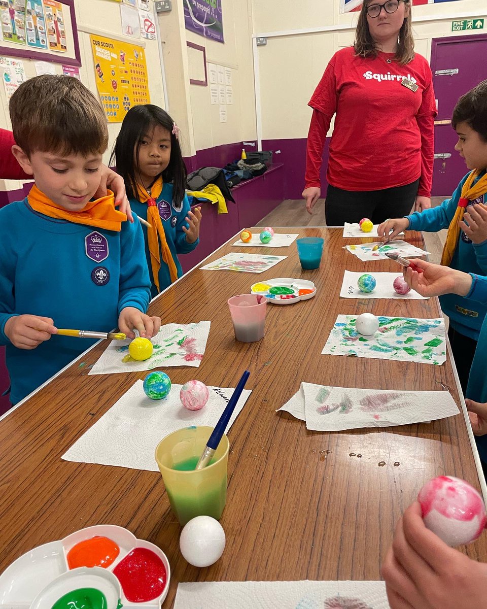 Beavers started working on there planet models for there Space badge. 🌎🌎