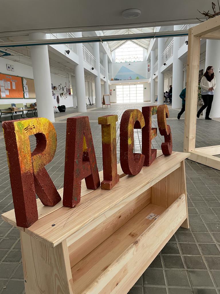 Estos días hemos estado trabajando en el inicio de nuestro proyecto de centro #Raíces: #ConOtraMirada a nuestros orígenes, costumbres, tradiciones... #Reconectándonos
