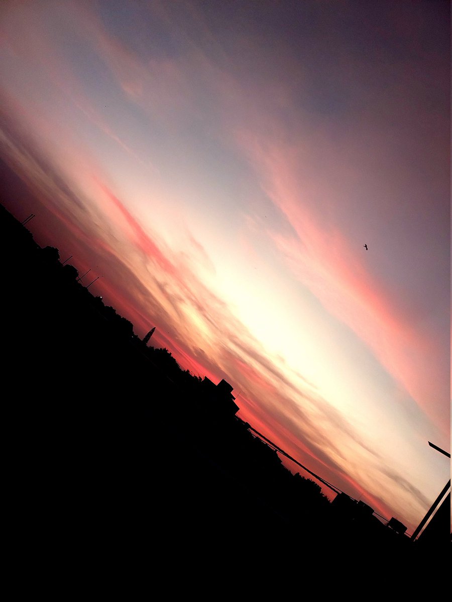 RishidaJ's tweet photo. @Bengaluru @BngWeather The Deep Red Dusk....Beginning of  Nightfall https://t.co/wExOQMsmnG
