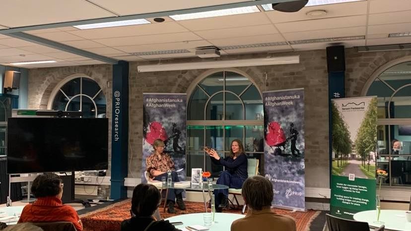 Innsiktsfullt og god samtale om boken "Afghanerne’ av Åsne Seierstad, moderert av <a href="/LKjlseth/">Liv kjølseth</a>, generalsekretær for <a href="/NACAfghanistan/">Afghanistankomiteen (NAC)</a>.    
Spesielt refleksjoner om dagens situasjon for jenter og kvinner var gripende #AfghanWeek #Afghanistanuka  <a href="/PRIOresearch/">PRIO</a> <a href="/cmi_no/">CMI Bergen</a>
