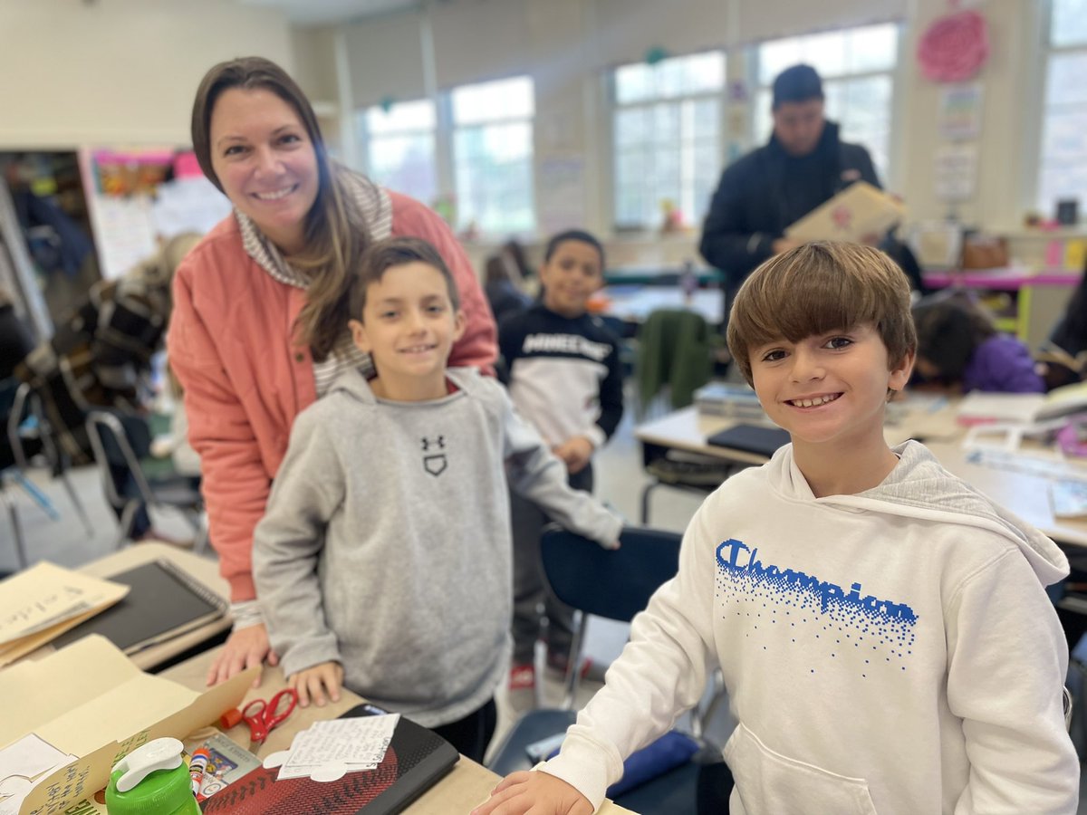 SMBesignano's tweet photo. These smiles say it all! It was amazing to have families visit our class today for American Education Week! https://t.co/CirGSrW7b0