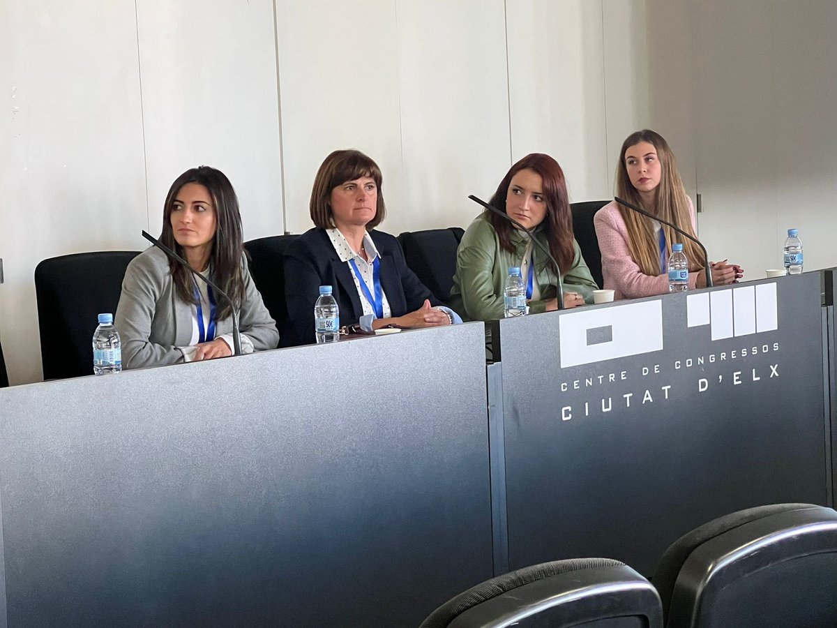 Sara Núñez-Pajuelo (@snunezpajuelo) on Twitter photo Un placer haber formado parte del simposio de <a href="/JavierCejudo5/">Javier Cejudo</a> Evidencias sobre la eficacia de programas de Educación Emocional en el contexto educativo junto con <a href="/GemaAlhambra/">Gema Alhambra</a> <a href="/Alba_RD3/">AlbaRD</a> y <a href="/HELENA_F_M_S/">HELENA F. MARTÍNEZ SAURA</a> #aitana2022 Un placer haber formado parte del simposio de <a href="/JavierCejudo5/">Javier Cejudo</a> Evidencias sobre la eficacia de programas de Educación Emocional en el contexto educativo junto con <a href="/GemaAlhambra/">Gema Alhambra</a> <a href="/Alba_RD3/">AlbaRD</a> y <a href="/HELENA_F_M_S/">HELENA F. MARTÍNEZ SAURA</a> #aitana2022