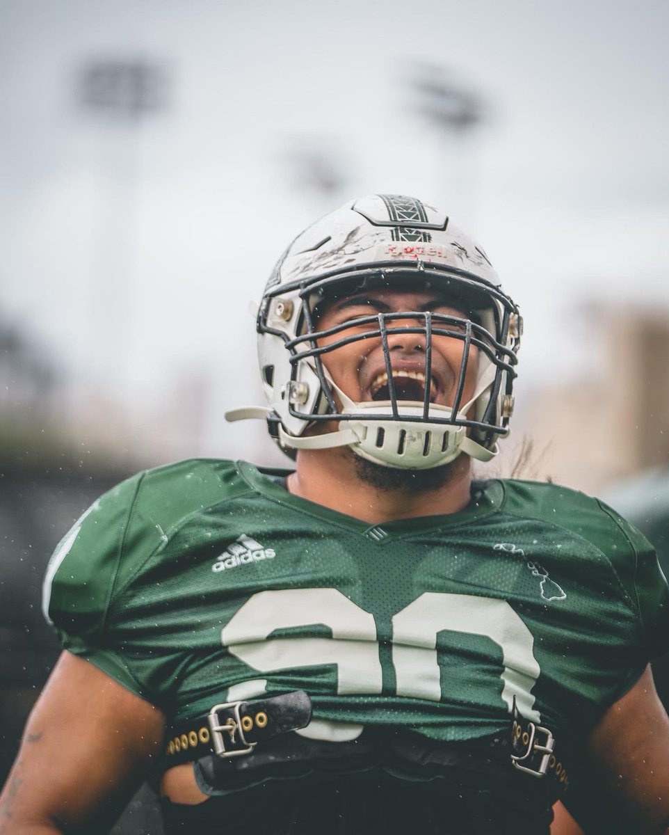 HawaiiFootball's tweet photo. Thank you Hawaii for this wonderful journey. I will cherish the lifelong friendships I have made here forever. 1 love to my TokoUsos🖤”
#Braddahhood #TONGANZ #KalapuBowz @jxtuitupou https://t.co/r3Z4siscSN
