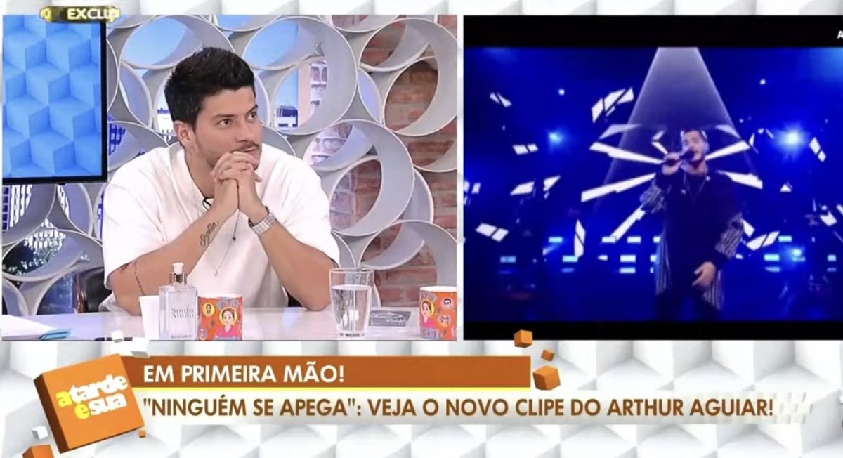 ApoioAA's tweet photo. • Eu, você, ninguém se apega. Se virar, amor, já era 🎶

Rolou exclusivamente um spoiler do novo clipe de Ninguém se Apega, quem amou? 🤍

Amanhã, o clipe novo estará disponivel às 11:00 horas no canal oficial do @Aguiarthur no YouTube, tá LINDO demais! 🤍 https://t.co/biRPGc0vg9