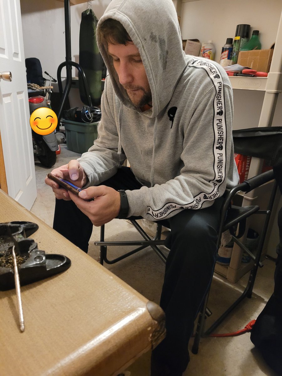 thatnurselulu's tweet photo. Post workout sesh with this stud. 💪
@Blow1818
#blow1fam #blow1clothing #blow1queen
#Mmemberville #activestoner #StonerFam #420Life #glasses #milf #boggang #nsfwtwt #nsfwtwtًً #blowingclouds https://t.co/X6gA1TY2o8