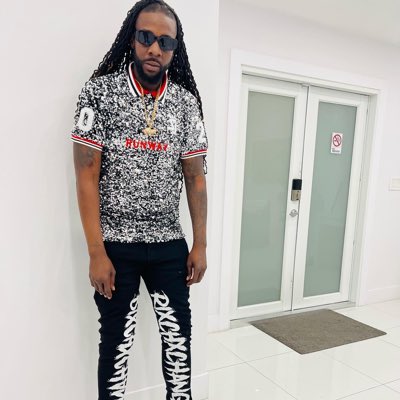 Kingmoobaric13's tweet photo. #NewProfilePic https://t.co/ObM8NXTINS