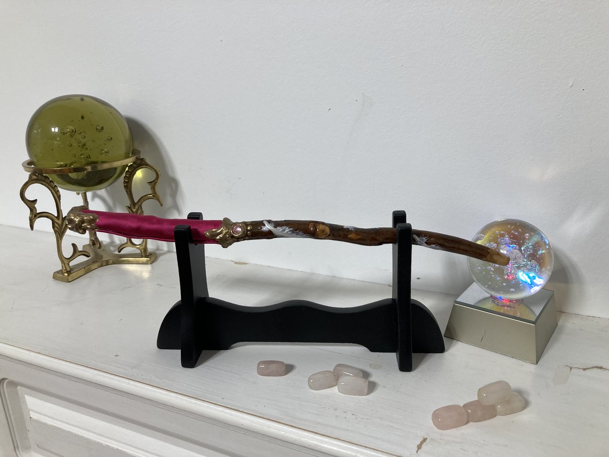 Find out what makes this beautiful custom magic wand special → kickstarter.com/projects/lilit…
#magicwand #romancebookbox #magicwand #lilithdarville #sexysinsafterliferetreat #romancebooks #reverseharem