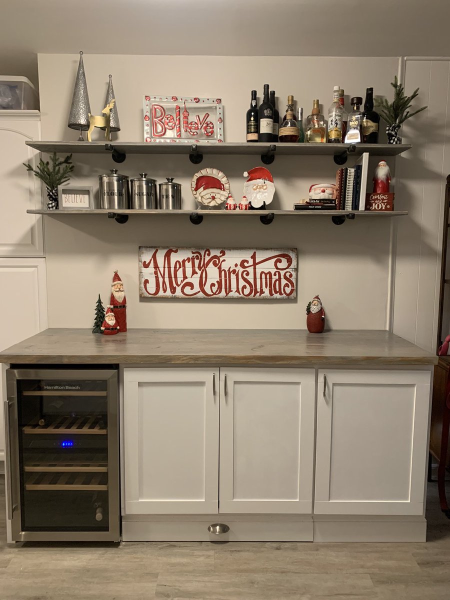 ChuckedWood's tweet photo. Enjoyed turning a blank canvas (read: wall) into a custom bar set-up. 
#ChuckedWood #repurposed #ManGlitter #SideHustle https://t.co/hE6UxhbWON
