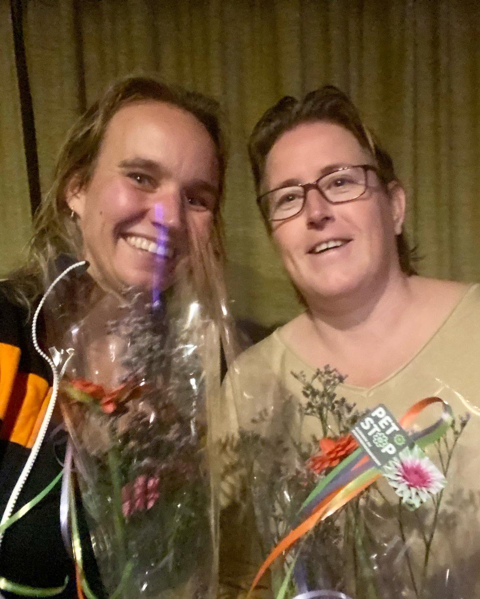 bckampennl's tweet photo. Uitslagen:

Dames Dubbel 1: De Stolpen - Kelly en Elm
Heren Dubbel en Mix 1: Oliehandel Vermeulen – Mike en Julian
Heren Dubbel en Mix 2/3: Tika-Thijs – Sartika en Thijs
Dames Dubbel en Mix 2/3: MirBer – Miranda en Berber https://t.co/iQClH8FMFh