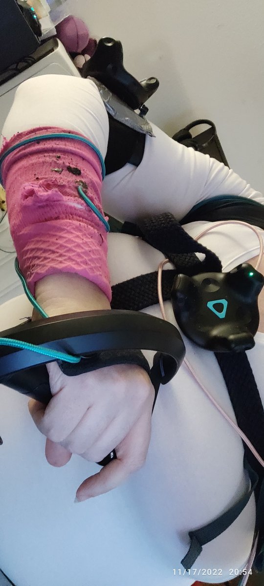 NjnaGrimsdottir's tweet photo. Built out new power line rigging for dancing.  Should be able to go indefinitely now by just swapping out the 2x 30000mAh batteries in the backpack.  Gooooooo. #fevr #fevrtwt #njna #vr #irl #gearpix #vrgear #dance https://t.co/xEf0CUxBGv