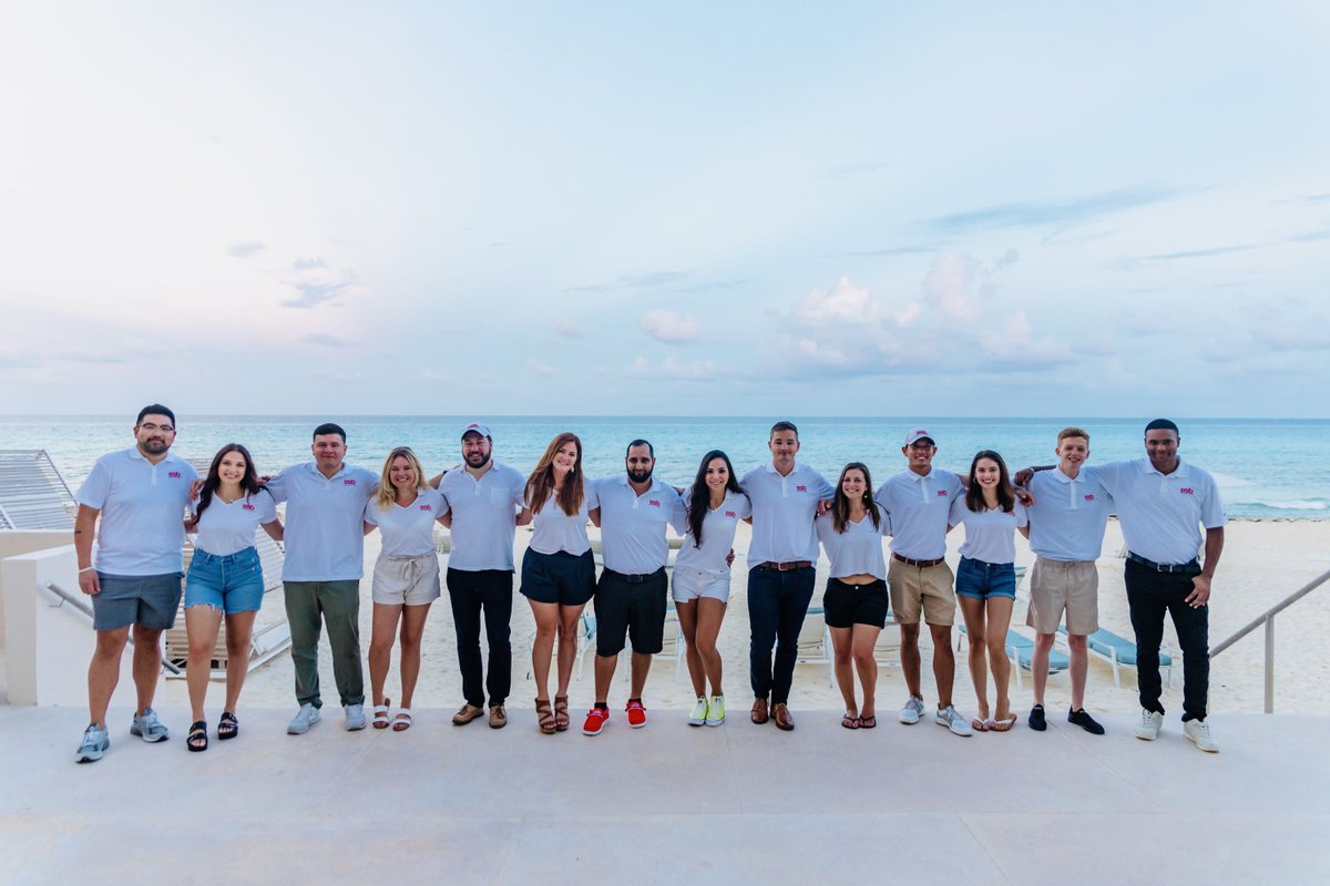 esbadvertising's tweet photo. #ThankfulThursday 😊  "A good memory of our first ESB Advertising team building trip. It’s an honor to work alongside such an amazing, talented team. This wouldn’t be possible without their hard work and our amazing clients. Truly blessed!" - Eiman Bassam, CEO &amp; Founder https://t.co/5OwDsVld7X