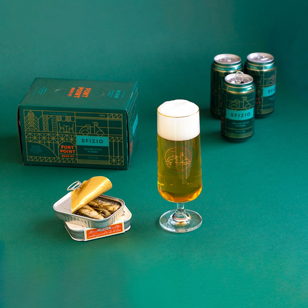 fortpointbeer's tweet photo. Say hello to​​ Fort Point Gift Sets ✨ Share a little piece of SF with unique gifts inspired by our favorite Bay Area experiences, shipped fresh from our Presidio brewery.  

🏕Westfalia Adventure Set 
🛵Sfizio Italian Aperitivo 
🐯SAN HO WON x Fort Point

https://t.co/a3ciaXZzbb https://t.co/HXopbcnW35