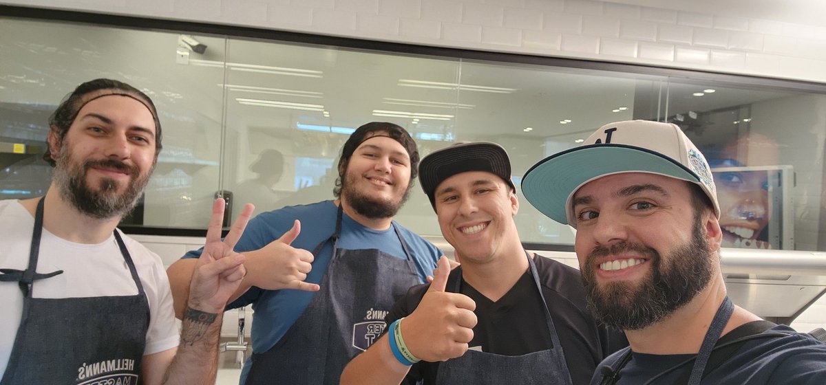 TheDarknessPGDM's tweet photo. LIVE ON e hoje é dia de vocês zaralharem minhas receitas na cozinha!
Estamos ao vivo com a @hellmannsbrasil no #MASTERCHAT
https://t.co/gEYQVbtT1X https://t.co/WQS416Bggt