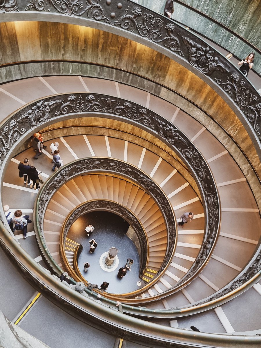 simona_patricia's tweet photo. Life is full of circles..
.
.
#photography #rome #photographer #visitorome #TravelforGood https://t.co/rHZkIw6lt2